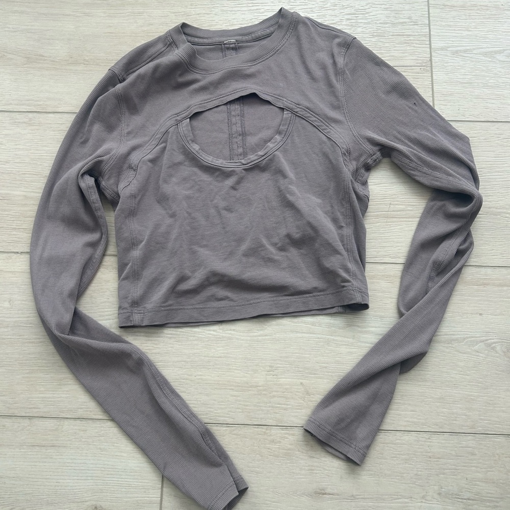 lululemon athletica Long Sleeve Ribbed Crop Top with Front Keyhole - Gray
